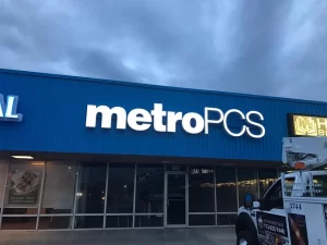 Outdoor Signs & Exterior Signs channel letters illuminated building outdoor sign 300x225